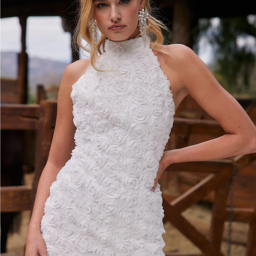 12th Tribe White Rose Appliqué Wedding Dress